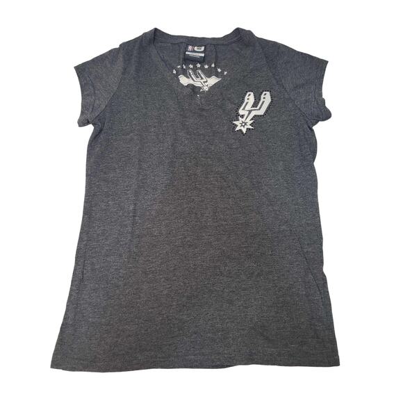 2598 NBA‎ San Antonio Spurs Women's V-Neck Top Size Small - Picture 1 of 5